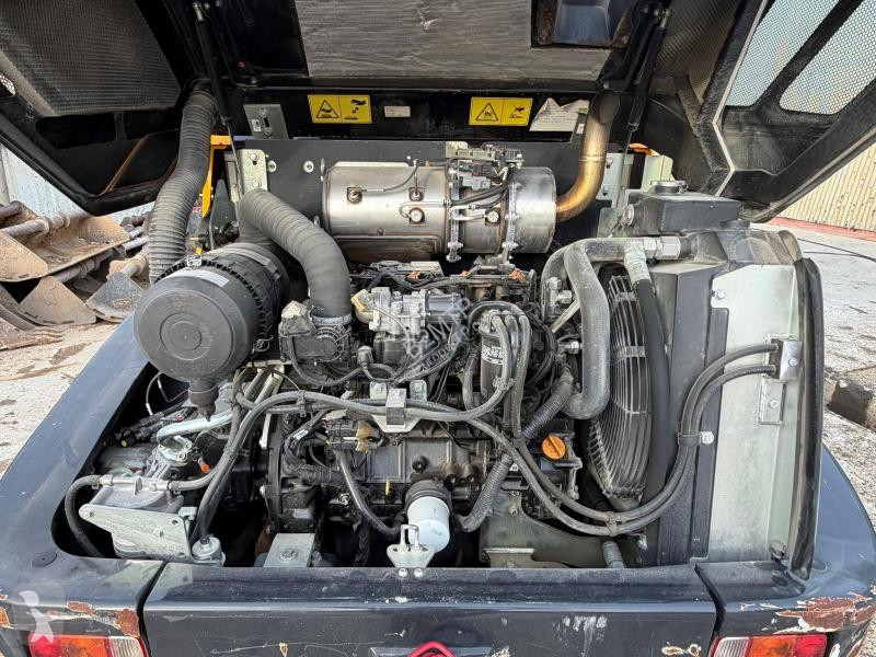 مُحمّلة Yanmar  V70S