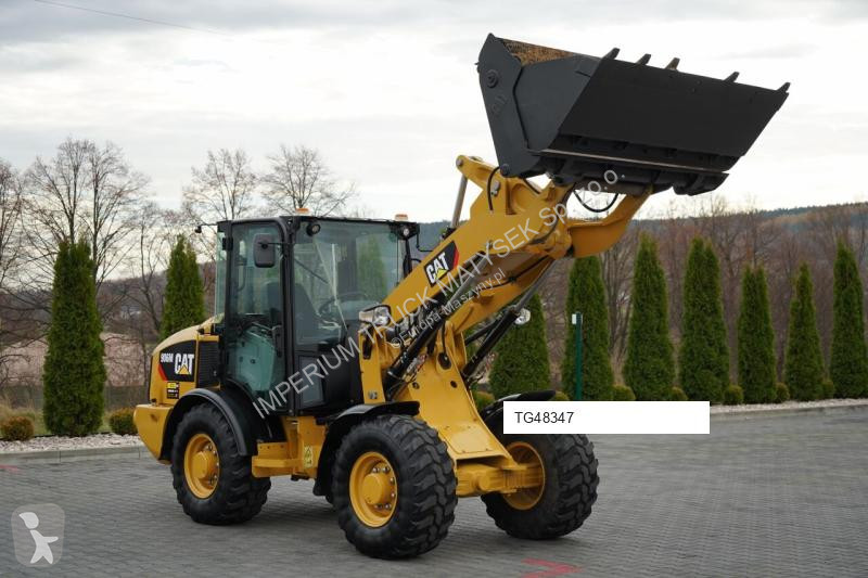 Nakladač Caterpillar 906M