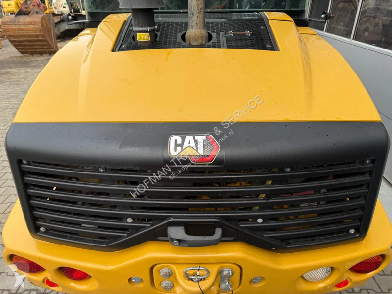 Chargeuse Caterpillar M