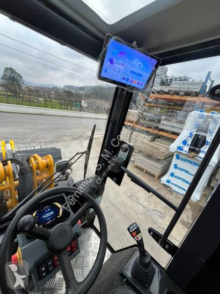 Фронтальный погрузчик Kubota H280 1m3