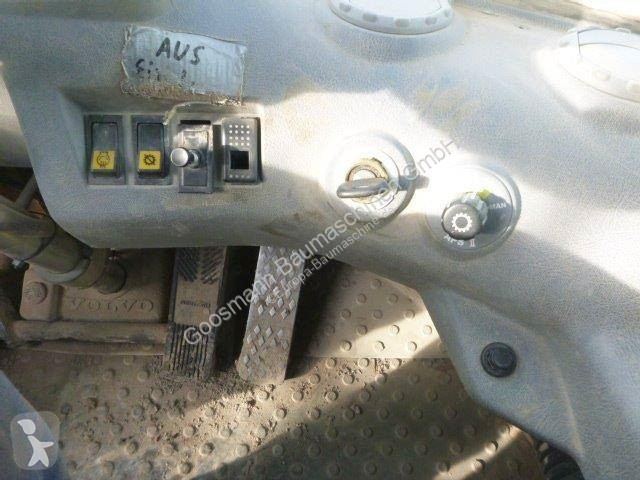 مُحمّلة Komatsu 3205
