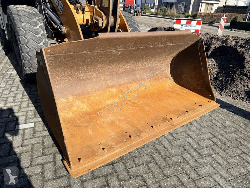 Nakladač Case 521G XR Shovel