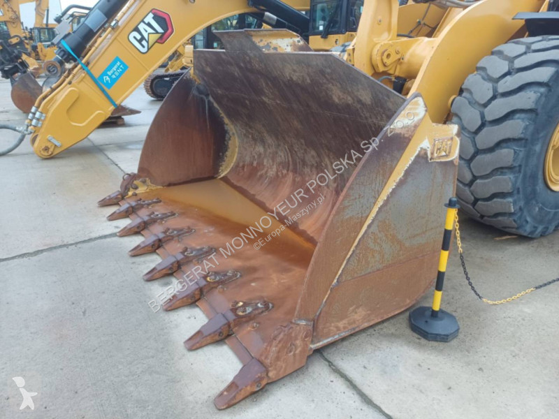 Nakladač Caterpillar 972
