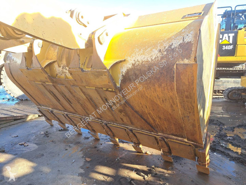 Nakladač Caterpillar 972