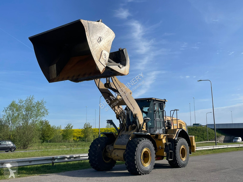Nakladač Caterpillar 962M
