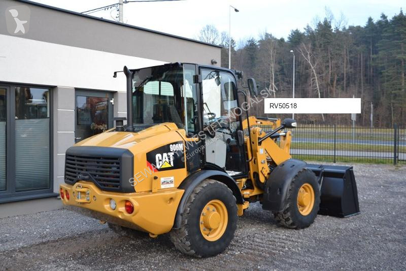 Nakladač Caterpillar 906 M
