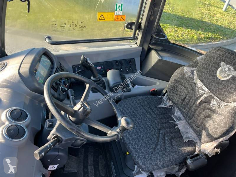 Nakladač Case 121F