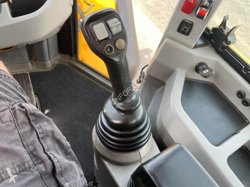 Chargeuse JCB S High Lift