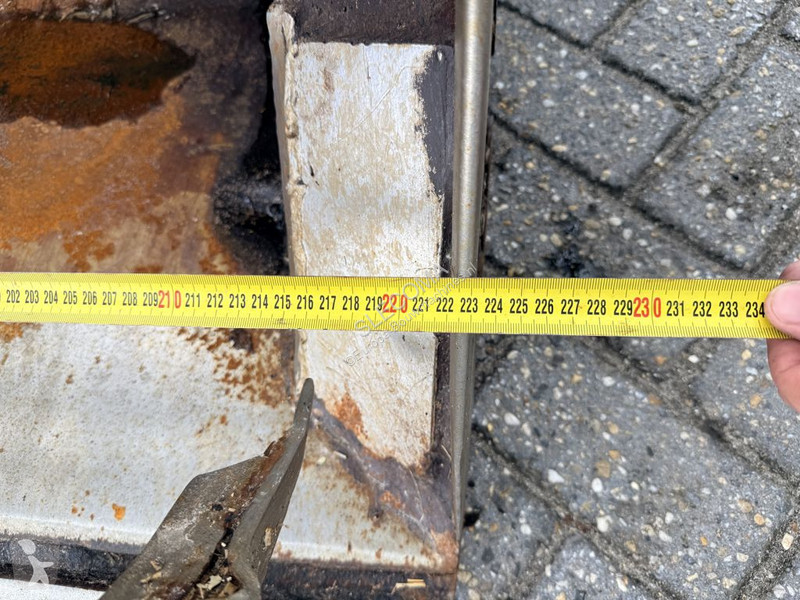 Utrustning  Hoogkiepbak 220