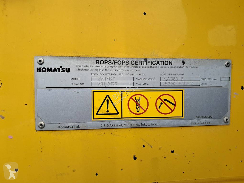 مُحمّلة Komatsu 8 High Lift