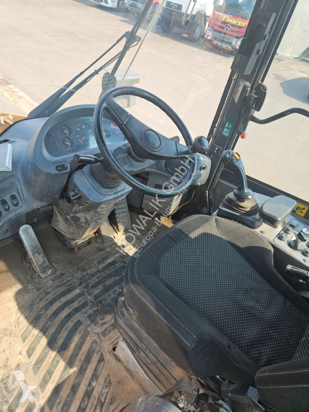 مُحمّلة Komatsu WA 200-7 Radlader