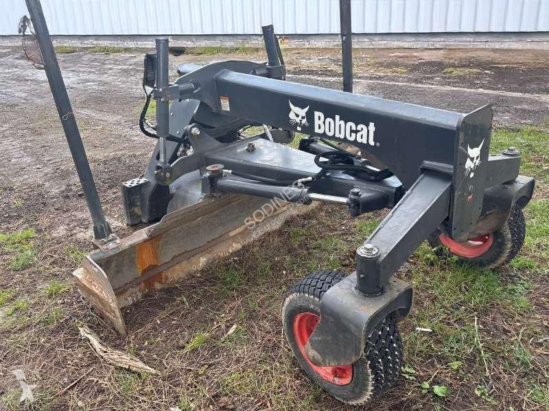Nakladač Bobcat + 6 ACCESSOIRES
