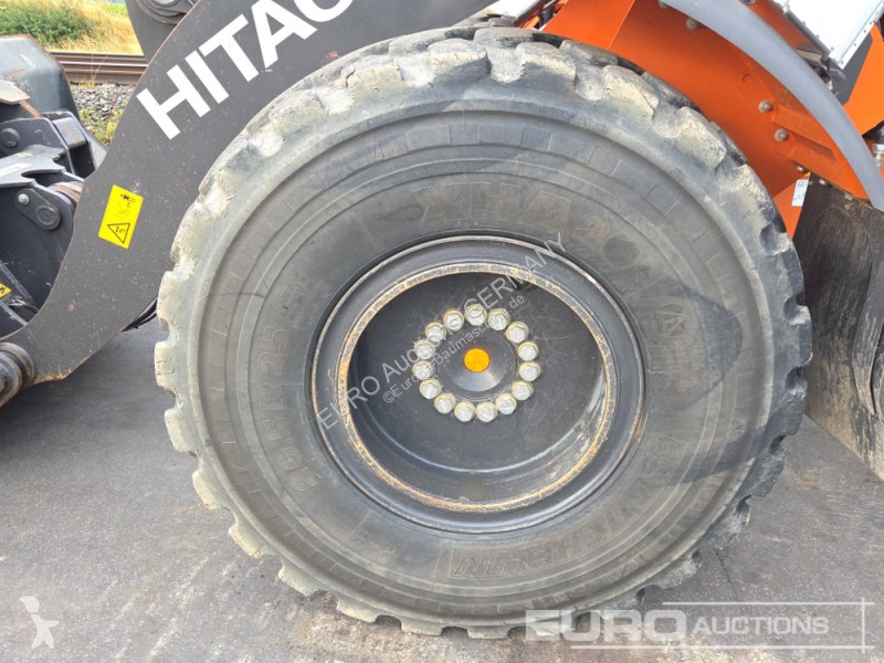 Nakladač Hitachi 7