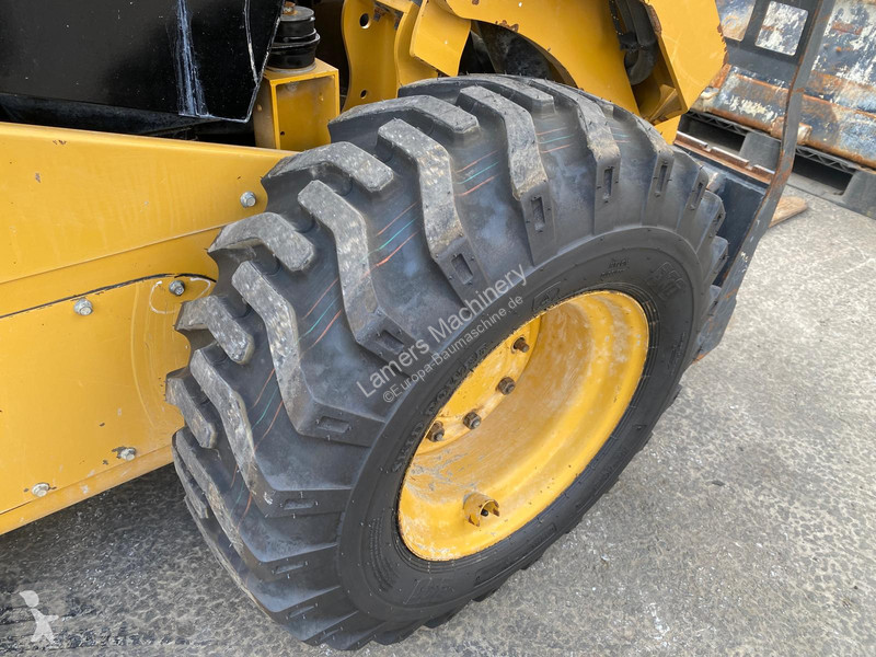 Nakladač Caterpillar D3 .