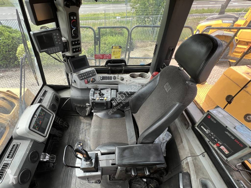 Nakladač Caterpillar 988 K 2018