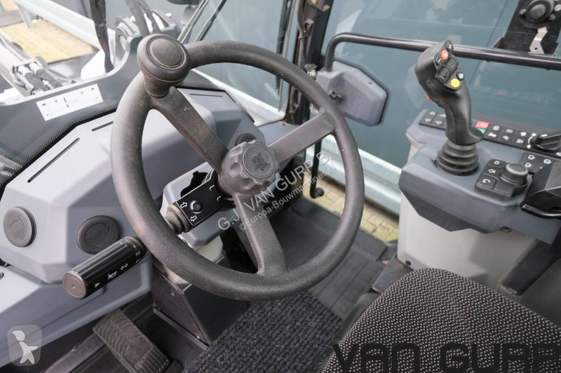 Pala cargadora Bobcat L85 | 2023 | 550h | A/C |