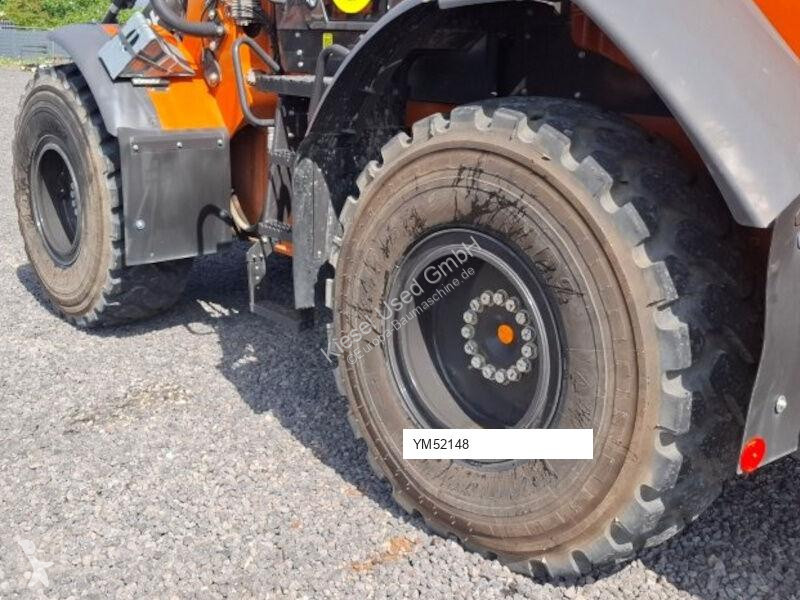 Навантажувач Hitachi ZW180-7