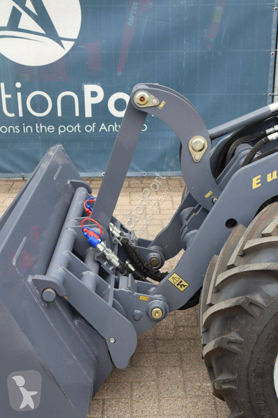 Eurotrac -CIF loader