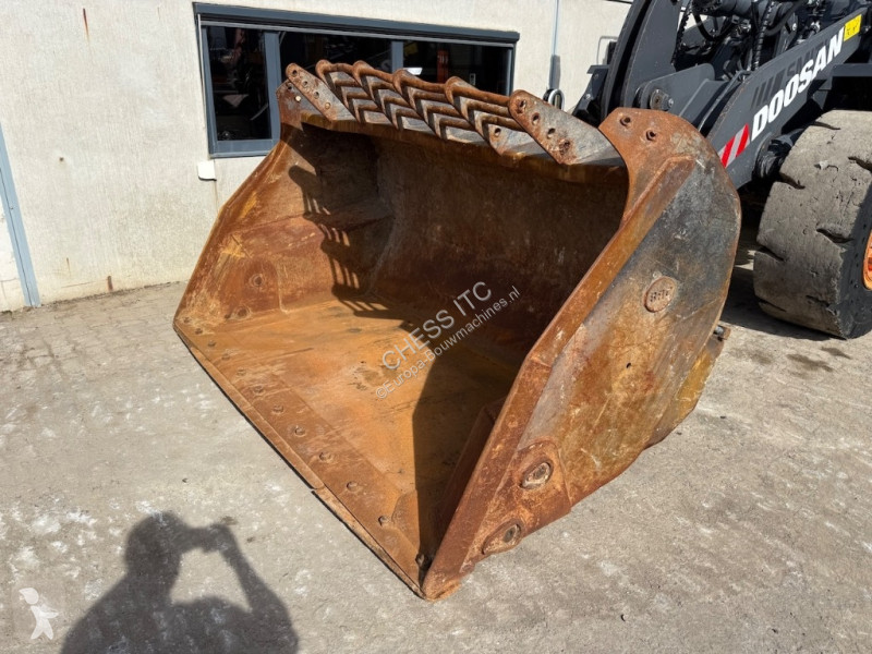 Lastare Doosan DL 280-7 - DL 280 - Solid tyres...