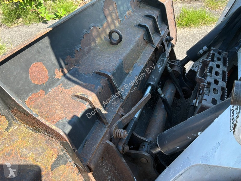 Pá carregadora Bobcat S590