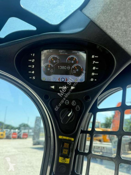 Pá carregadora Bobcat T590
