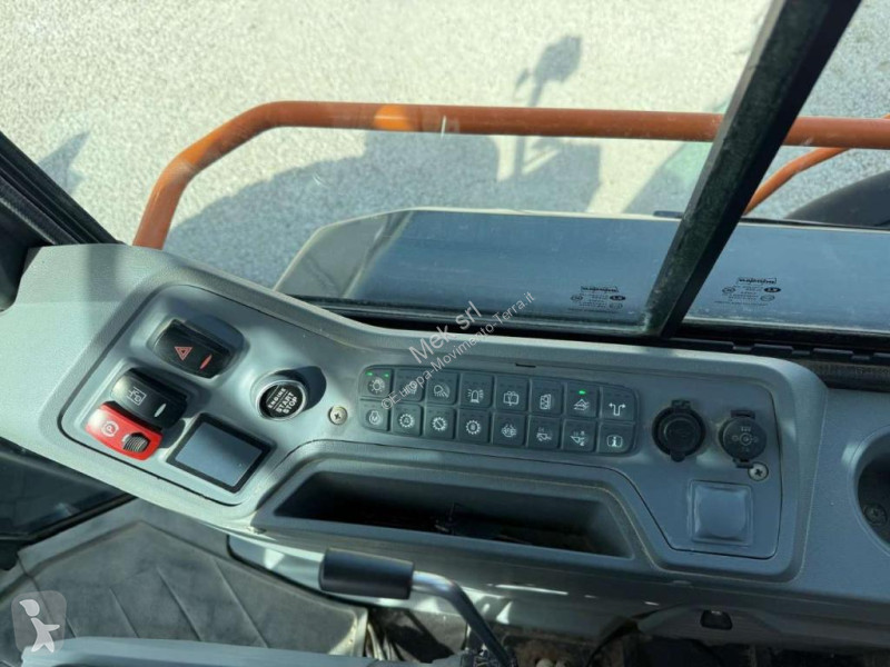 Chargeuse Doosan DL320-7