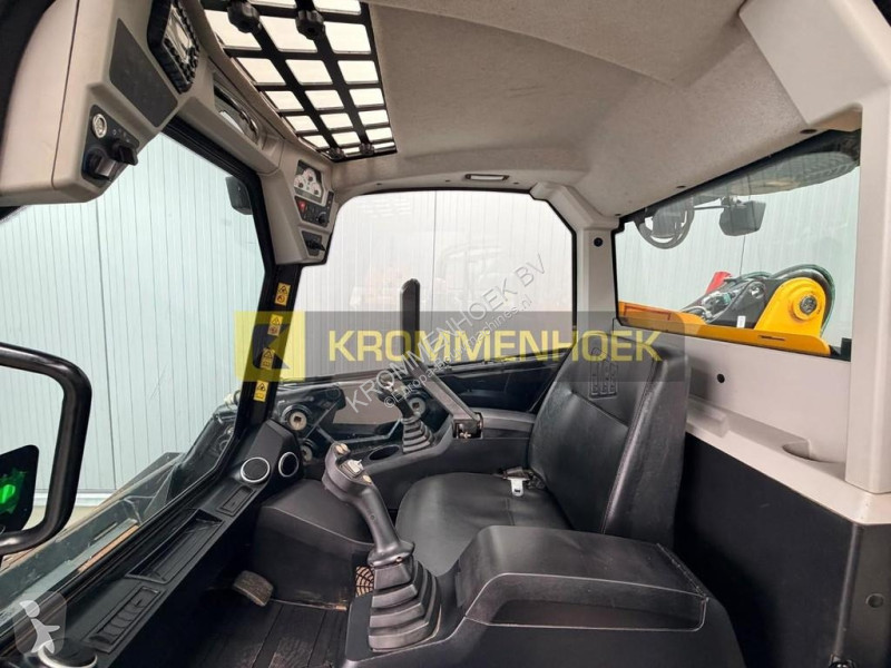 Chargeuse JCB 3TS-8T Teleskid