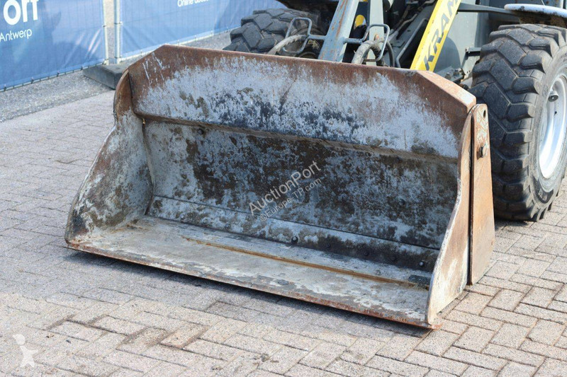 Kramer 353 loader
