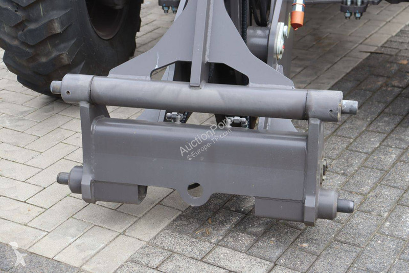 Shovel Mecalac AF1050