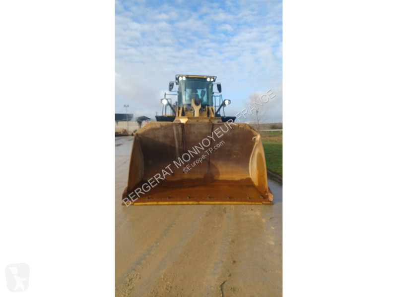 Nakladač Caterpillar 972M