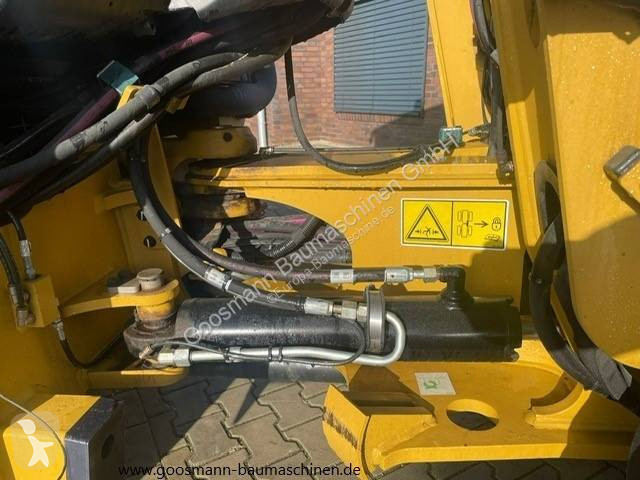Shovel Caterpillar 907M