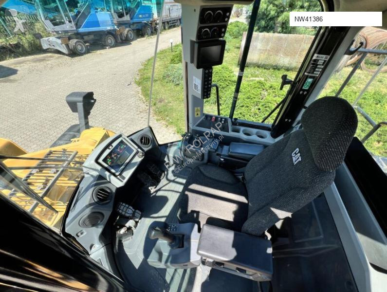 Pá carregadora Caterpillar CAT 966M