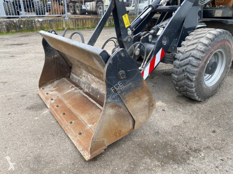 مُحمّلة Yanmar V 100 / Certificat CE endommagée