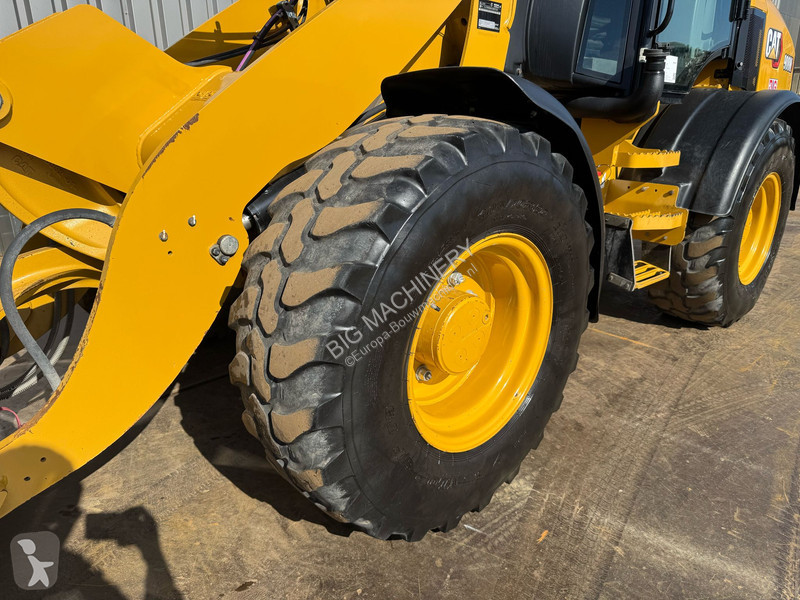 Shovel Caterpillar M