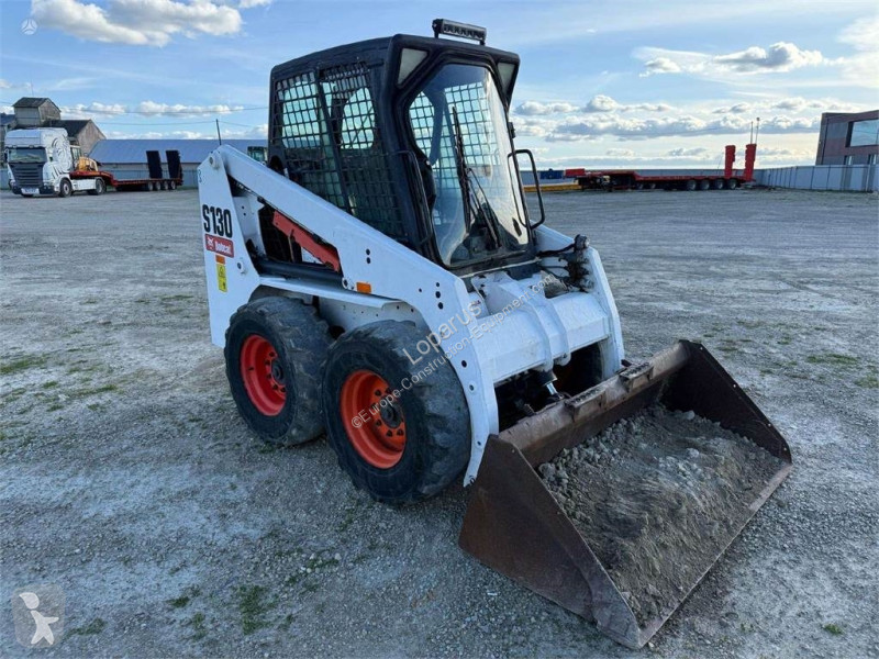 Shovel Bobcat