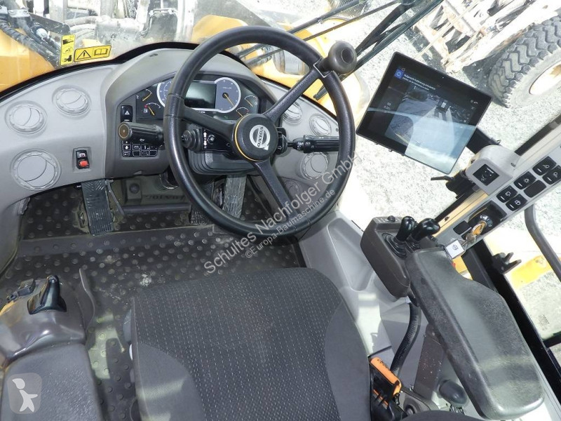 مُحمّلة Volvo L 220 H