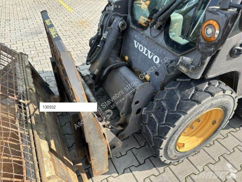 Shovel Volvo MC70C