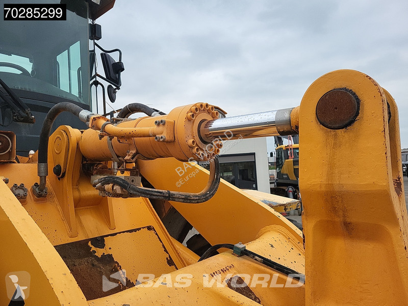 Shovel Hyundai HL955