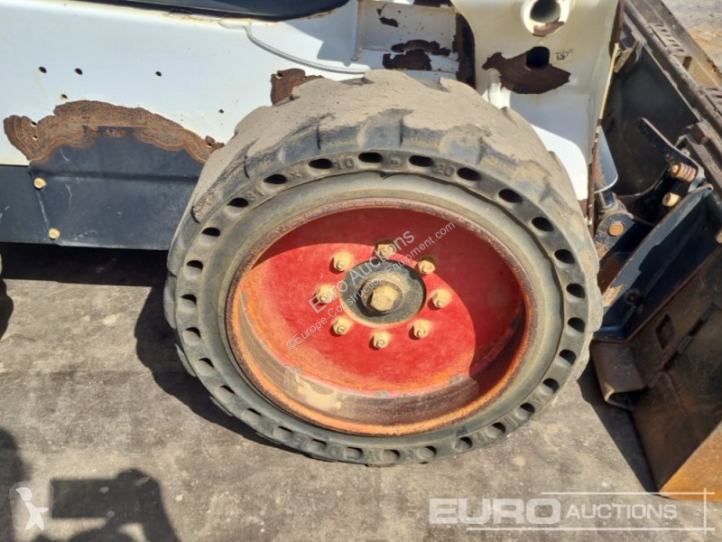 Shovel Bobcat S530