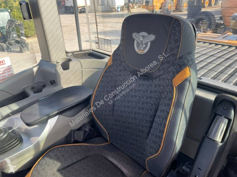 Nakladač Case 721G-XT