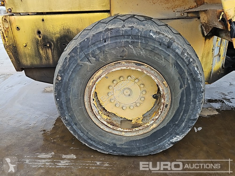 Nakladač JCB 420