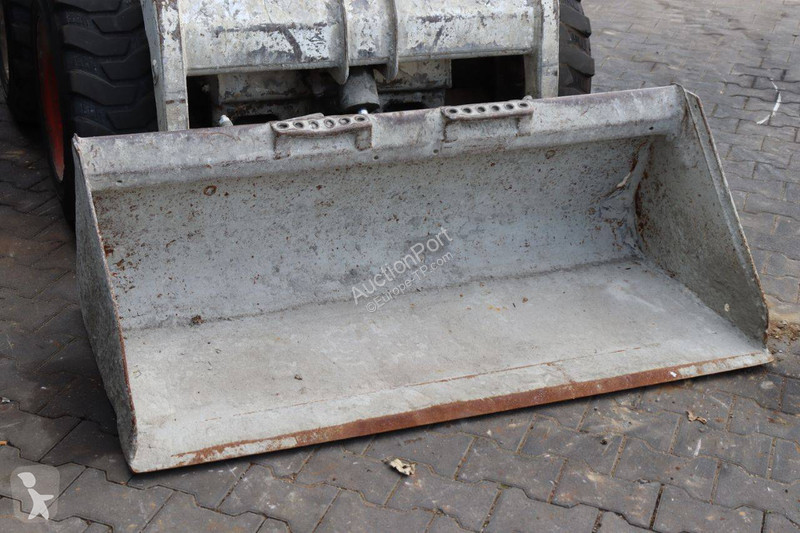 Shovel Bobcat