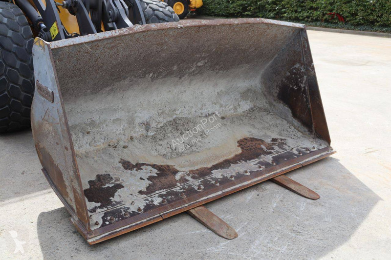 Shovel Volvo L60H