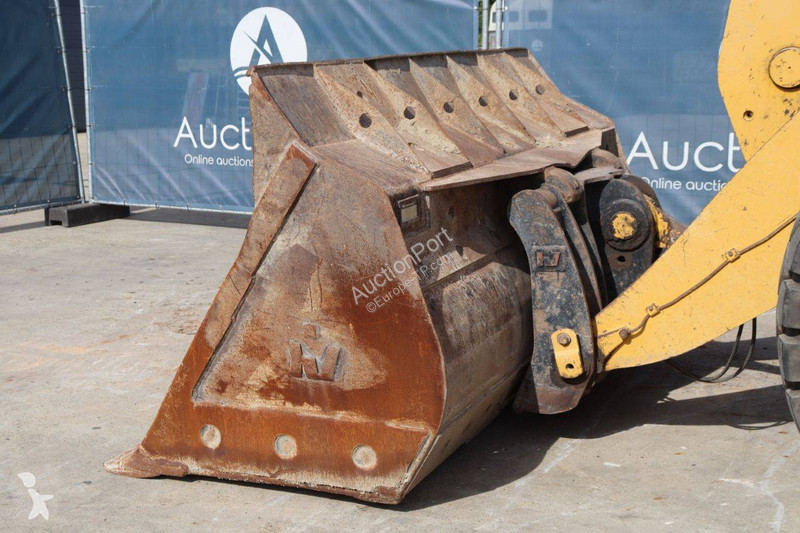 Shovel Caterpillar M