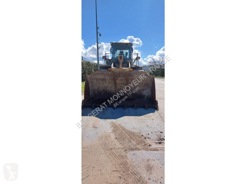 Nakladač Caterpillar 972M XE