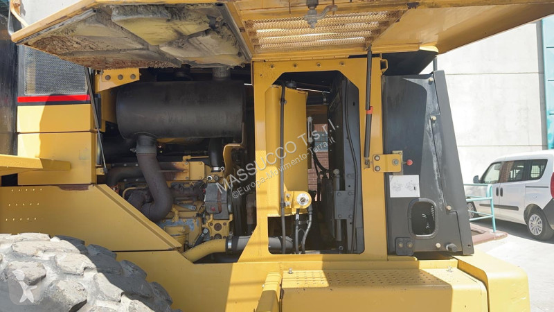 مُحمّلة Caterpillar 4X4