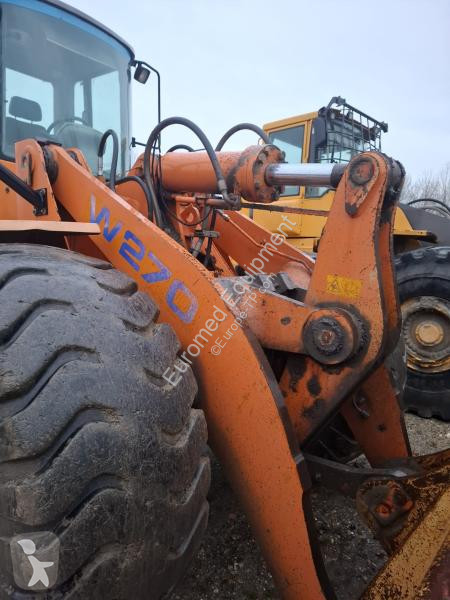Chargeuse Hitachi  W270