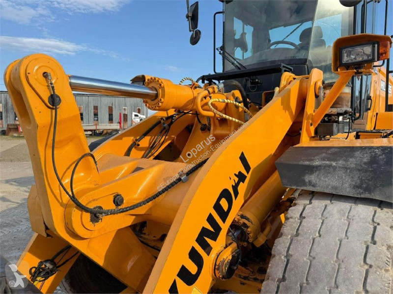 Nakladač Hyundai HL 955