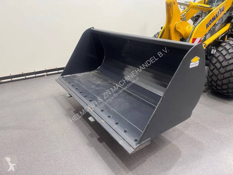 Chargeuse Komatsu WA80M-8E0 NIEUW