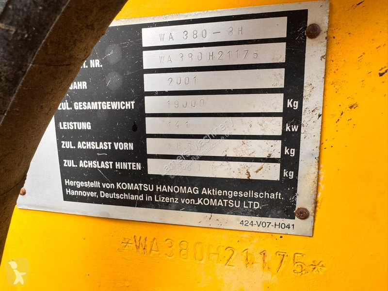 Nakladač Komatsu 3